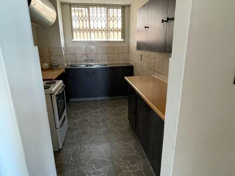 2 Bedroom & 2 Bathroom apartment for sale in Silverton - Photo 7