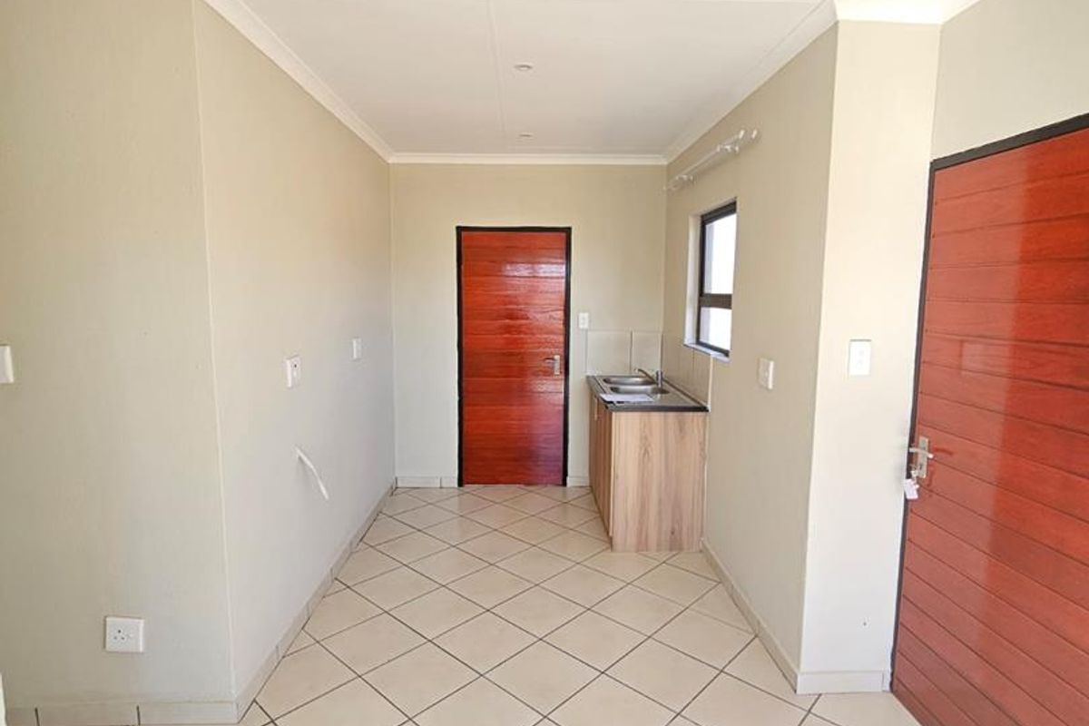 Modern Enclosed Estate - Photo 3