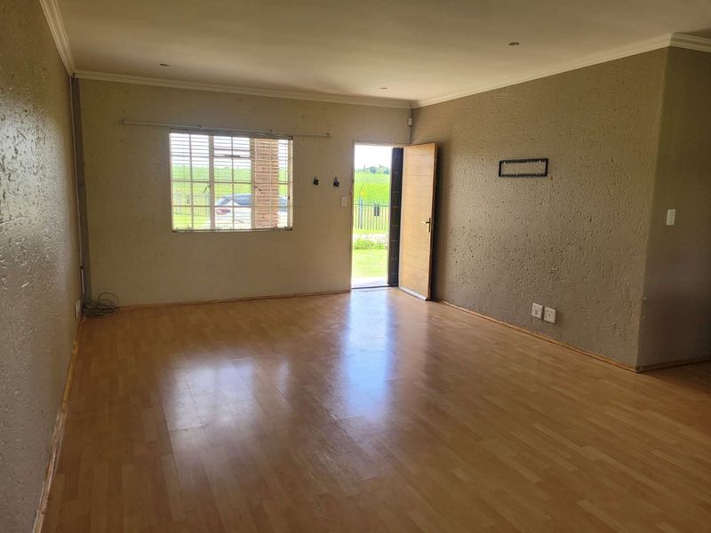 SECURE AND SPACIOUS - INVESTORS DREAM! - Photo 3