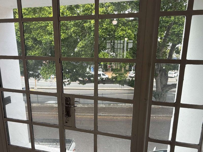 102m2 office to let in prime location - Photo 3