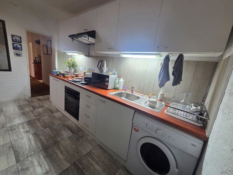 Modern Garden Cottage in Prime Robindale Location – Ideal for a Single Professional - Photo 4