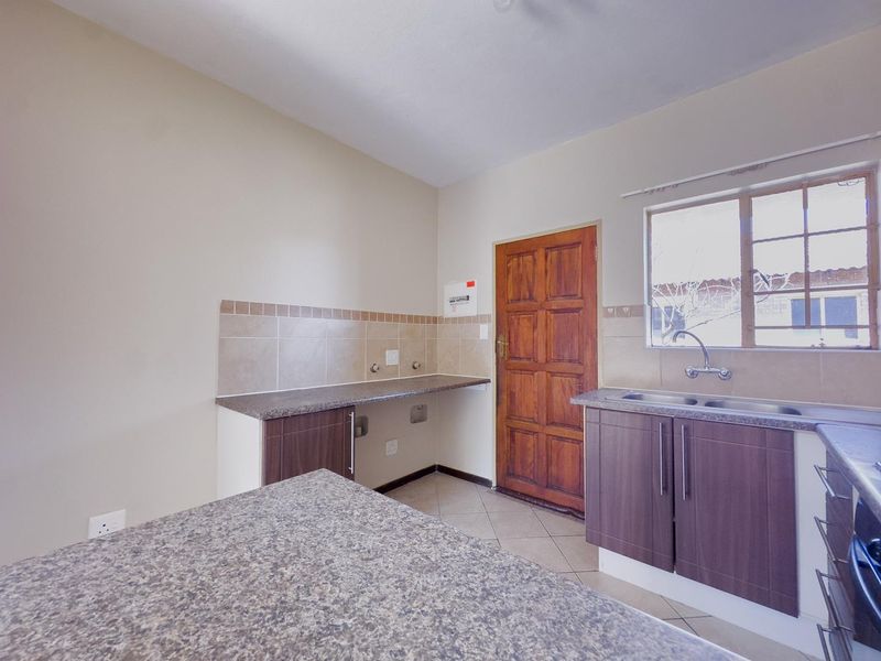 2 Bedroom Townhouse With A Private Garden - Photo 5