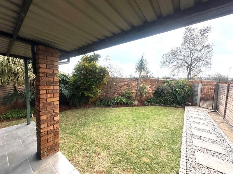 2 Bedroom Townhouse With A Private Garden - Photo 7
