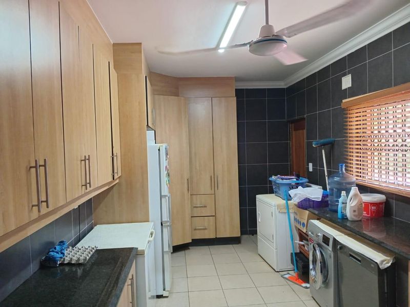 Your Everyday Escape – Space, Comfort & Entertaining Bliss! - Photo 3