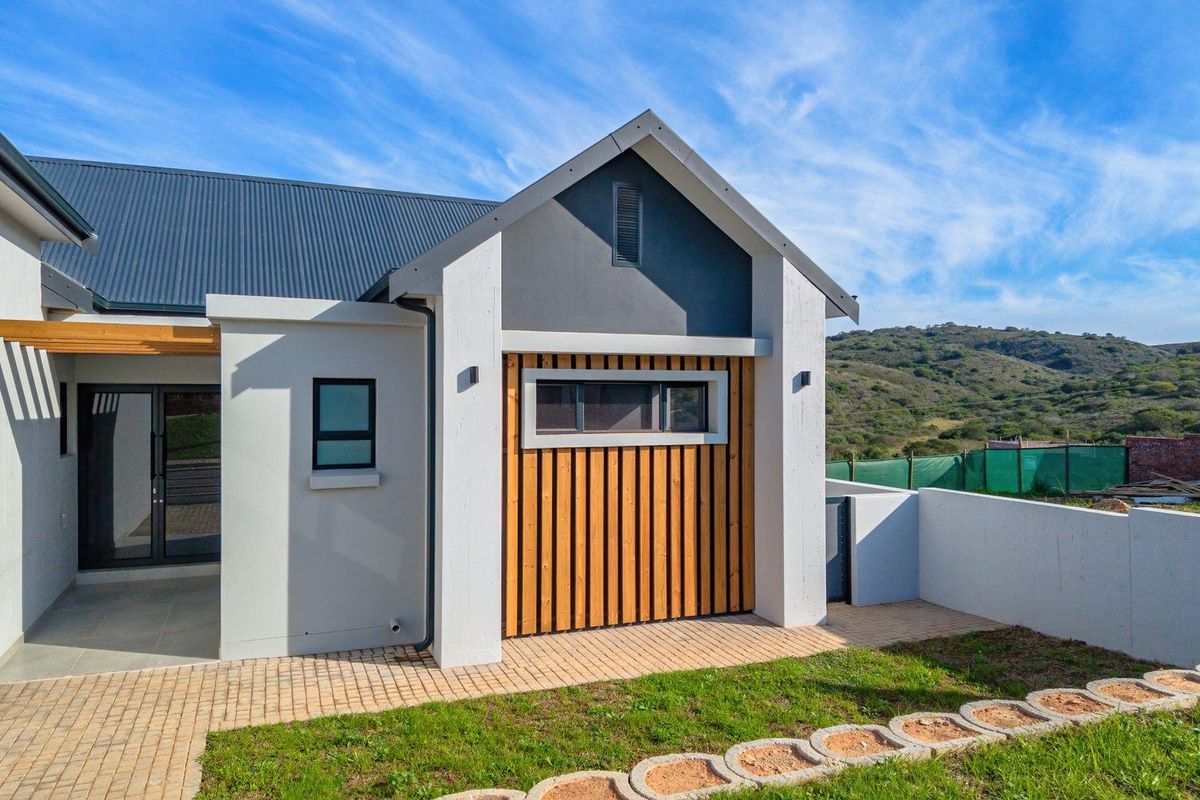 Brand-New 3-Bedroom Single-Storey Home | No Transfer Duty | Outeniquasbosch Wildlife Village - Photo 4
