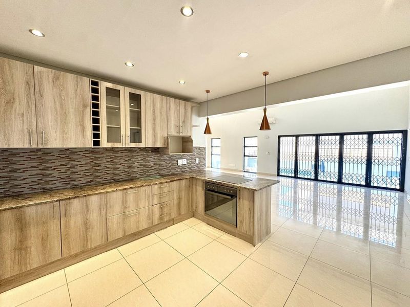 3 Bedroom House For Sale in Elisenheim - Photo 3