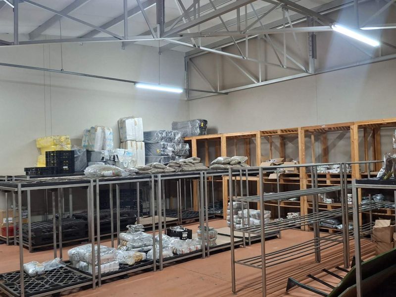 Southern Industrial Warehouse to let - Photo 2