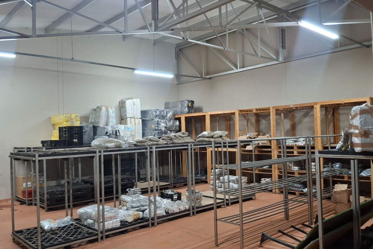 Southern Industrial Warehouse to let - Photo 2