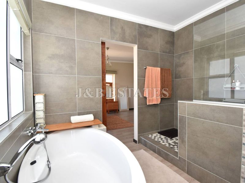 PRIME LOCATION WITH STUNNING LAGOON AND SEAVIEWS - Photo 7