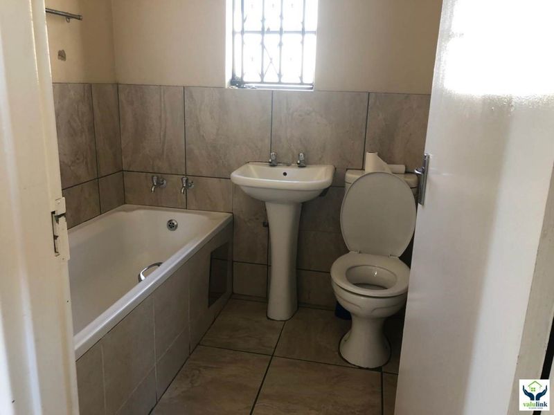 Riverside View - R 900000!! - Photo 9