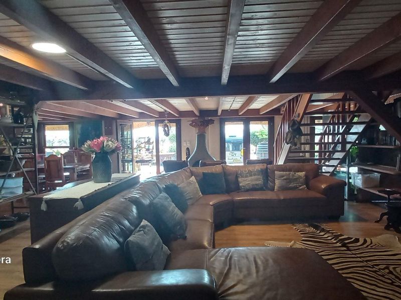 Welcome to this exceptional property, a true sanctuary of space and luxury - Photo 2