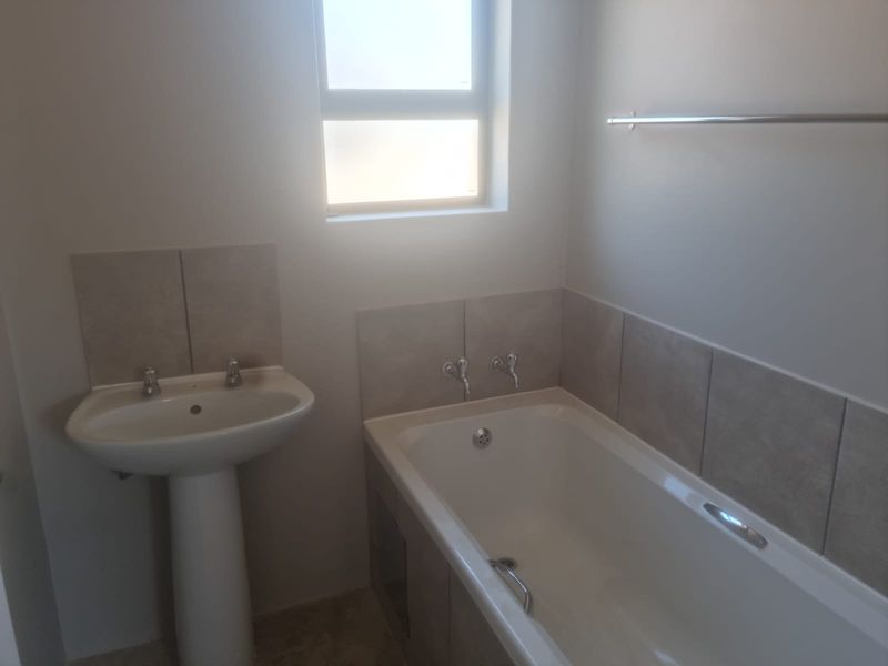 New Modder R 679 025!- New 2 bed ,1 bath - Photo 10