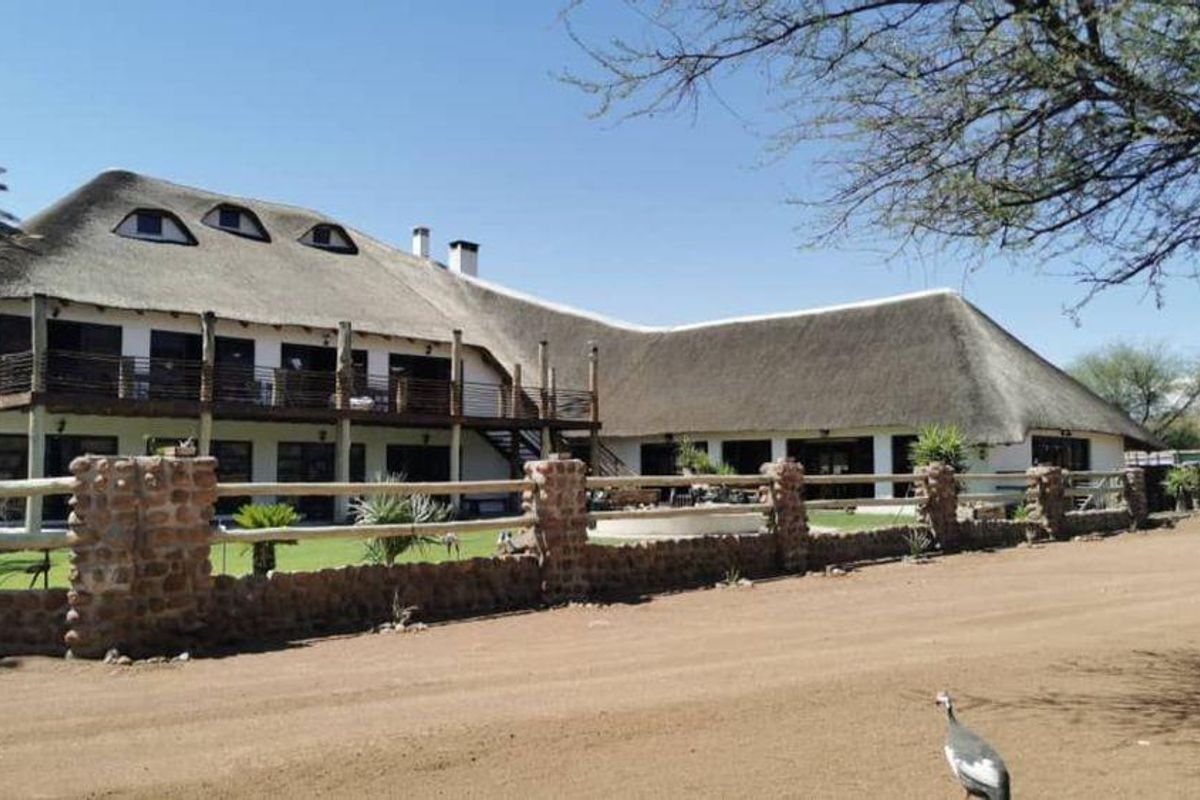 Hunting / Guest Farm in the Erongo Mountains N$ 23 Mil - Photo 2