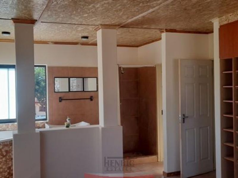 Double story House in Tsumeb for Sale - Photo 9