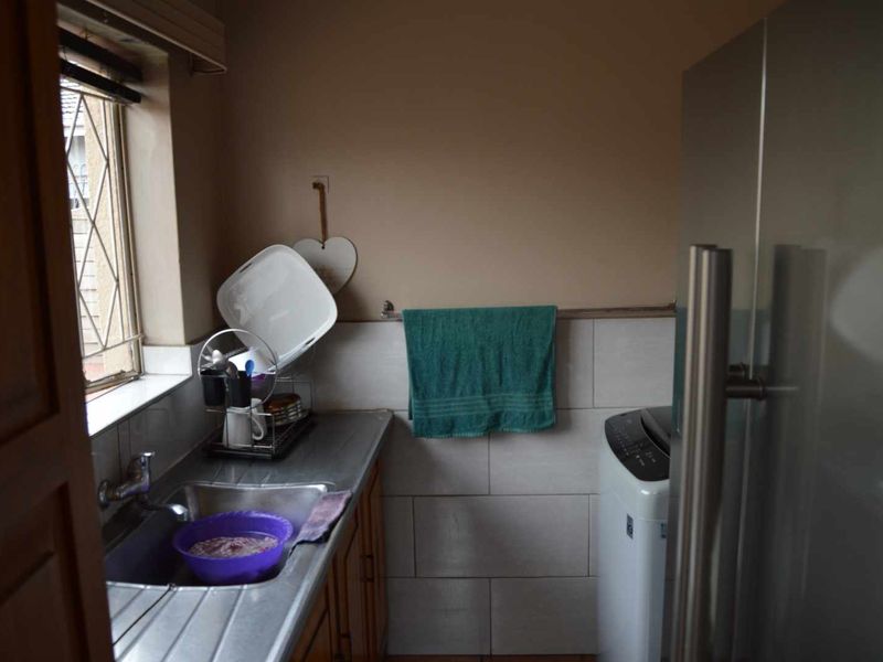 Four bedroom house with a flatlet in New Redruth - Photo 8