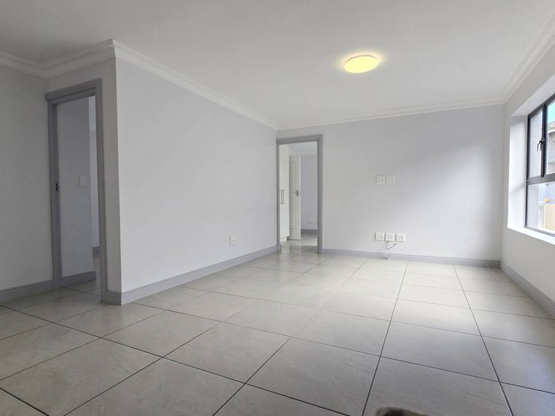 Spacious 3-Bedroom Apartment in Pet-Friendly Zonnezicht Complex - Photo 8