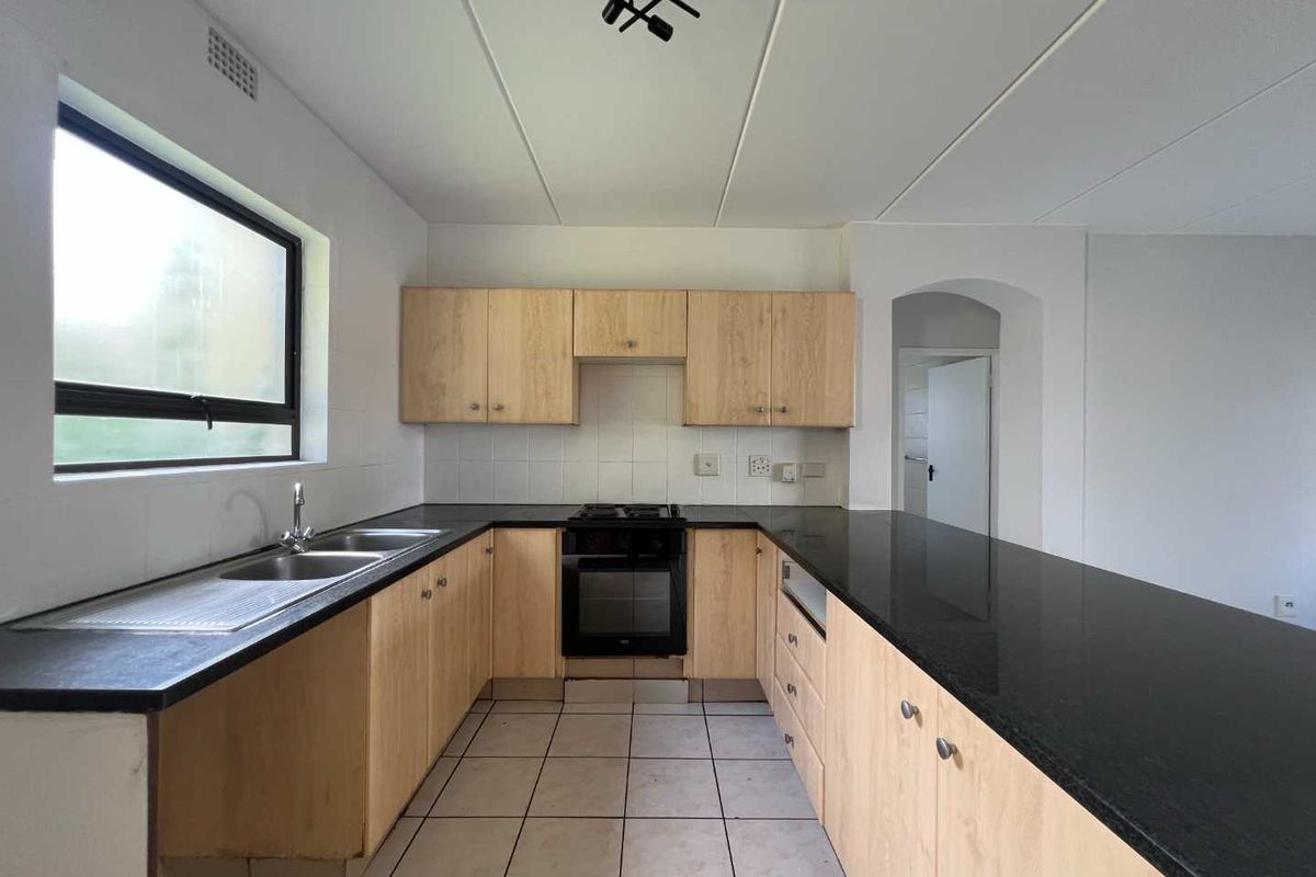 Spacious Modern Living With Peace Of Mind. - Photo 5