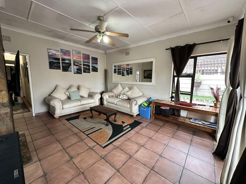 3 Bedroom House with Flatlet in Alberton North! - Photo 7
