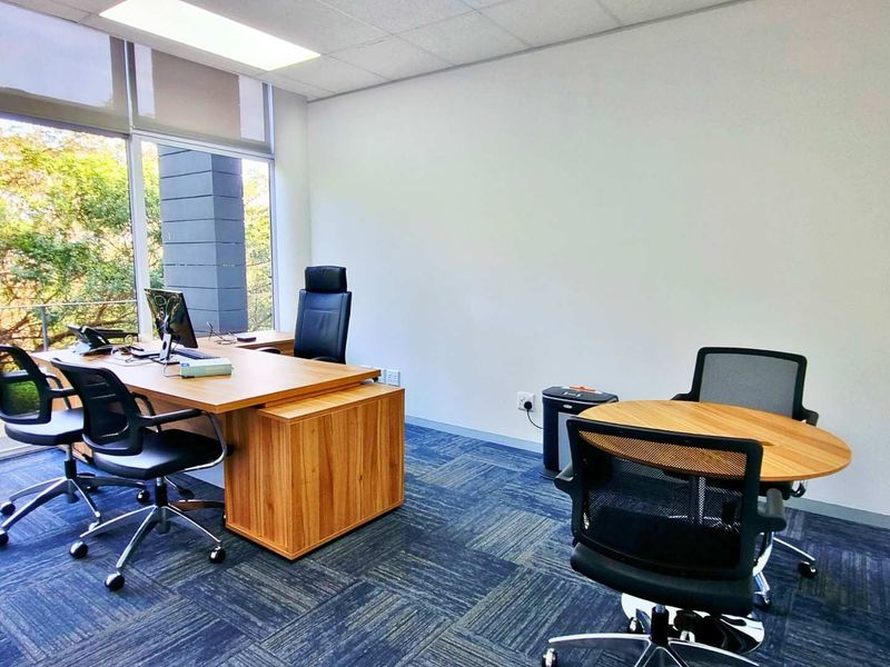 709m2 AAA office in Umhlanga Ridge with generator, lift access, secure entry, and 34 bays. Available January 2026 - Photo 3