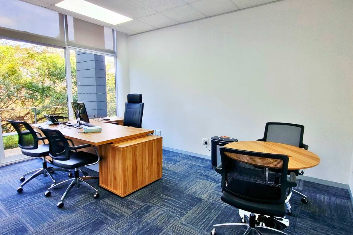 709m2 AAA office in Umhlanga Ridge with generator, lift access, secure entry, and 34 bays. Available January 2026 - Photo 3