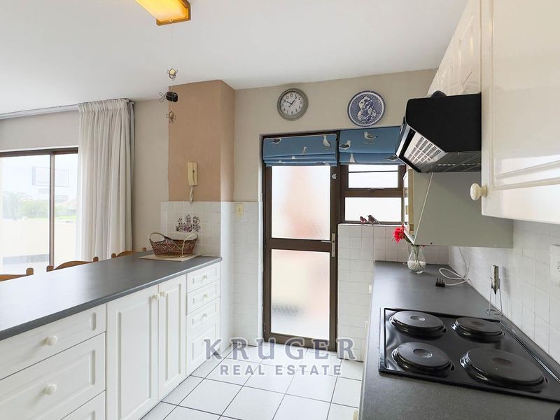 TOWNHOUSE FOR SALE | SWAKOPMUND – TOWN CENTRE - Photo 10