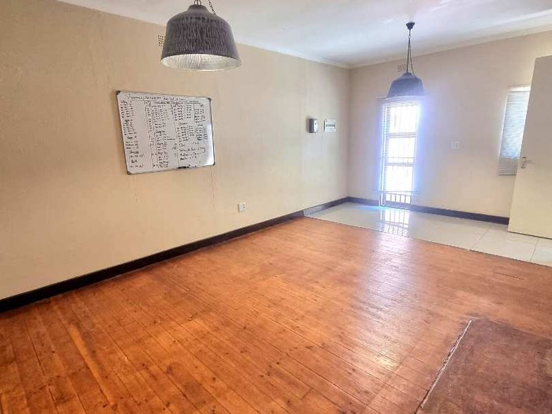 SPACIOUS OFFICES TO LET IN WINDHOEK NORTH - Photo 8