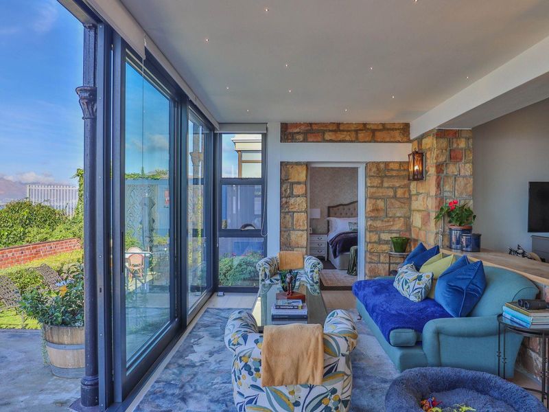 Upmarket family home in St James - Photo 10