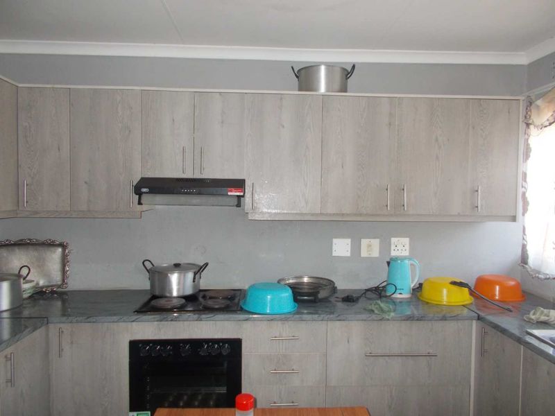 Property for sale in a sought - after area - Photo 9