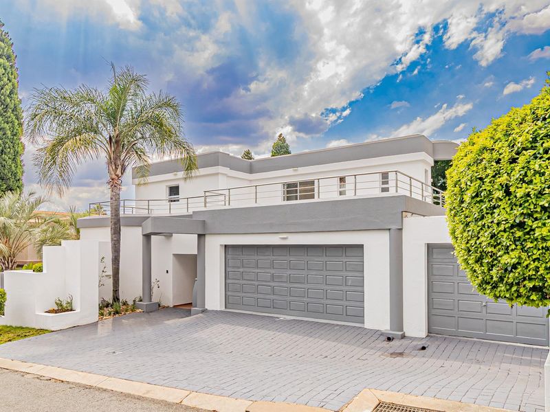 Sophisticated 5 Bedroom Family in Dainfern Golf Estate, Sandton - Photo 4