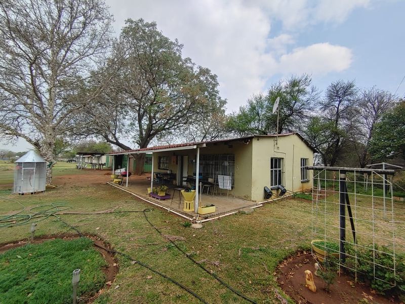 2ha Smallholding with 6 Units in Peaceful Midvaal - Photo 3