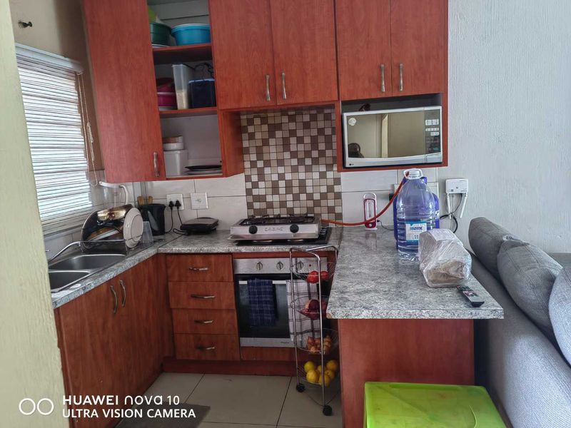 Calling our investors and first time buyers to grab this beautiful 2 bedroom groundfloor Apartment for sale - Photo 5