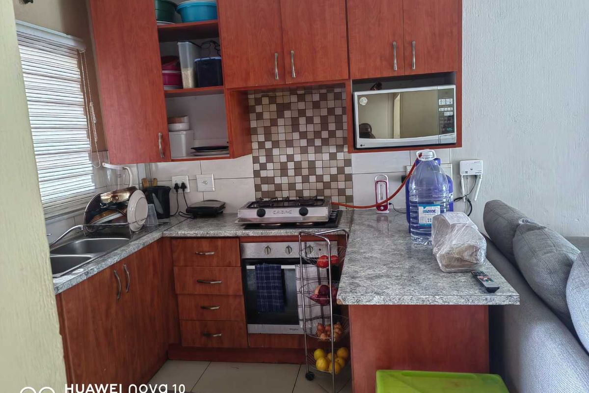 Calling our investors and first time buyers to grab this beautiful 2 bedroom groundfloor Apartment for sale - Photo 5