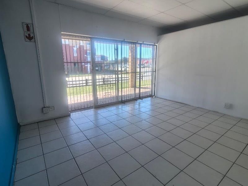 Retail Shop to let - Photo 6