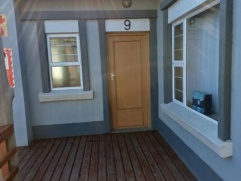 Business Property offering 10 Flats close to Harbour gate - Photo 3
