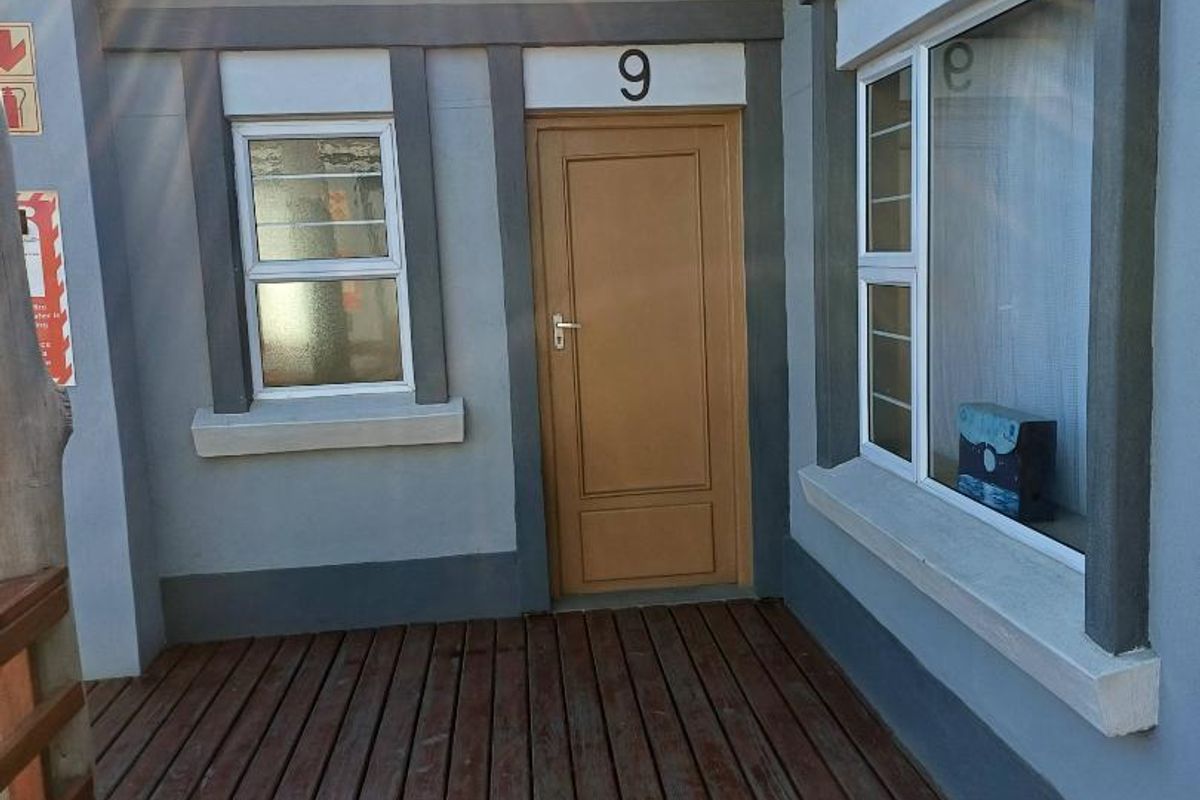 Business Property offering 10 Flats close to Harbour gate - Photo 3