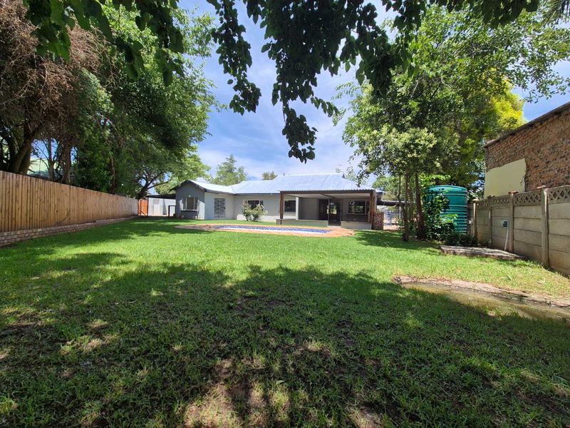 Turnkey Family Home with 2 Income Generating Flats - Perfect Investment - Photo 2