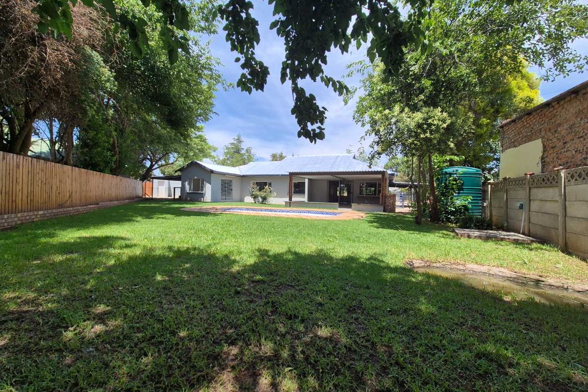 Turnkey Family Home with 2 Income Generating Flats - Perfect Investment - Photo 2