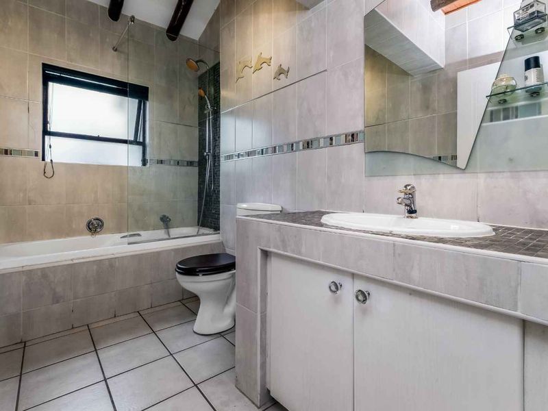 3 BEDROOM LOFT APARTNENT FOR SALE IN MORNINGSIDE!! - Photo 7