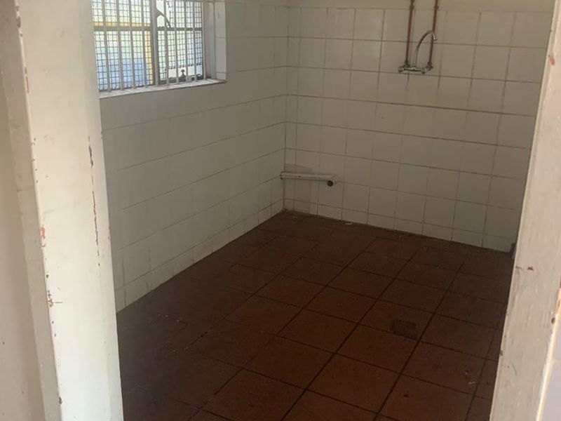 **Prime Retail Space Available on Busy Street** - Photo 7