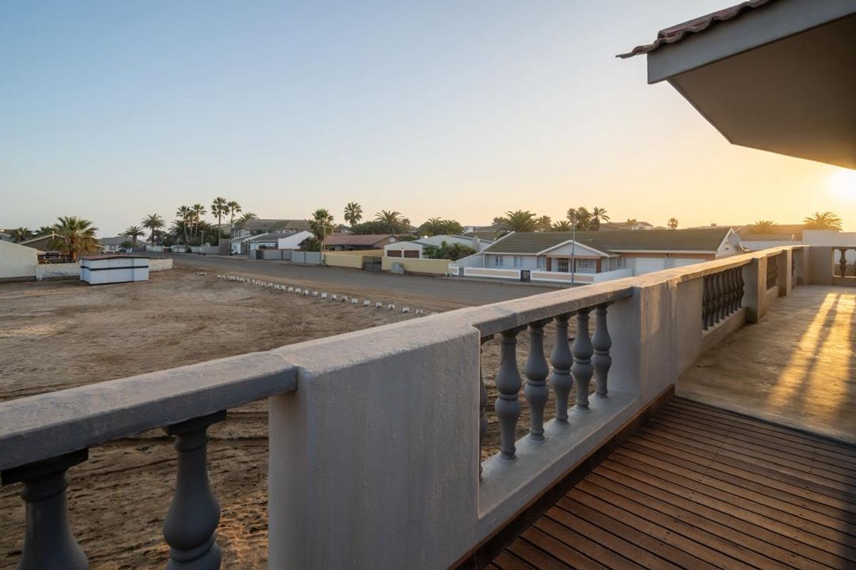 Space and Location Are Key With this Property - Photo 3