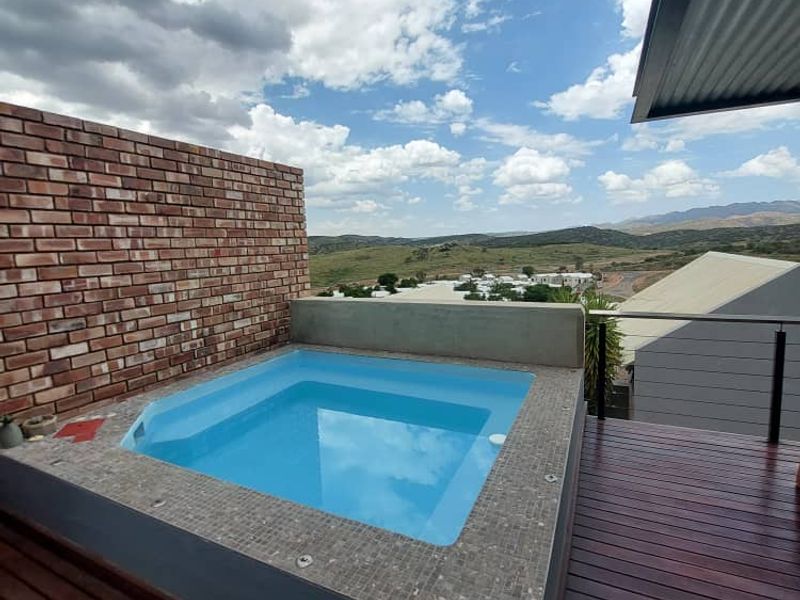 SPACIOUS LUXURY TOWNHOUSE FOR THE EXECUTIVE - Photo 8