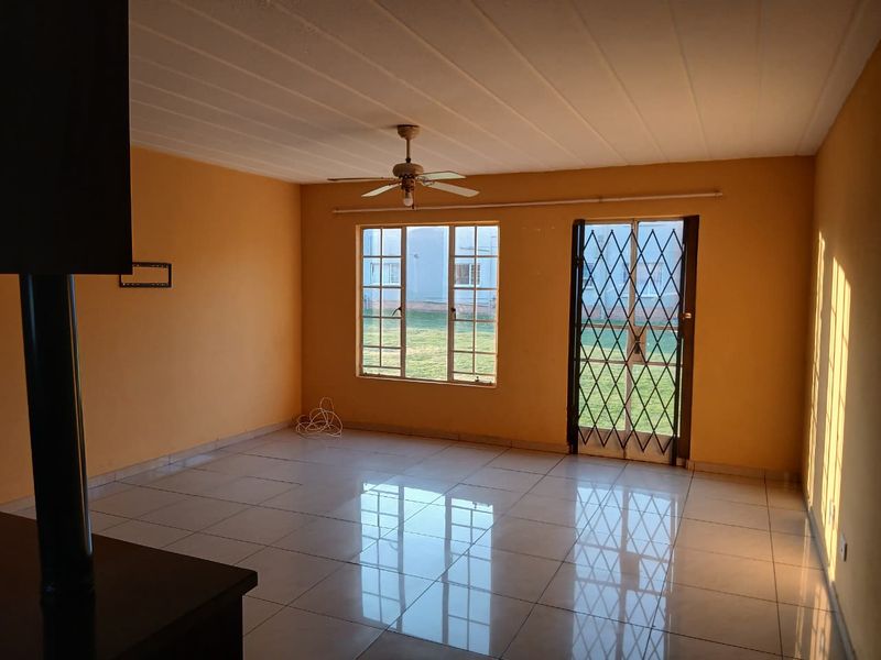 GROUND FLOOR UNIT... LOCK AND GO!!!! - Photo 8