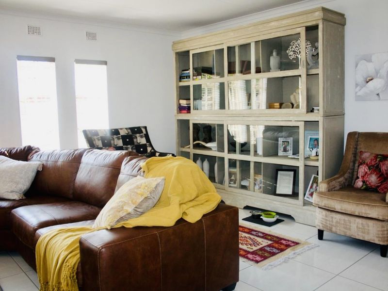 3 Bedroom Townhouse for sale in Vryheid - Photo 2