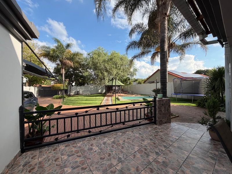 Warm Family Living in the Heart of Randhart, Alberton - Photo 7