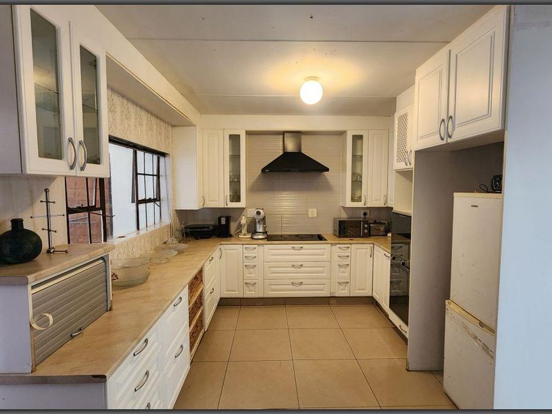 Modern spacious 3-Bedroom 2 bath family home for rental in White River - Photo 1