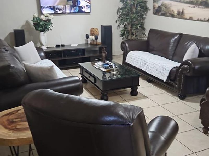 A VISION OF THE PERFECT HOME; SECURE,SUSTAINABLE AND STUNNING - Photo 6