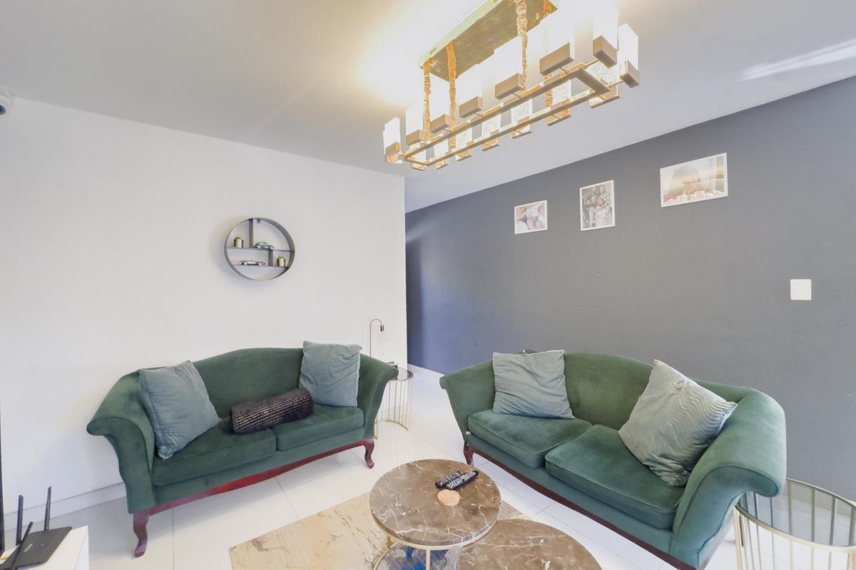 3 Bedroom Duplex with Private Garden - Photo 4