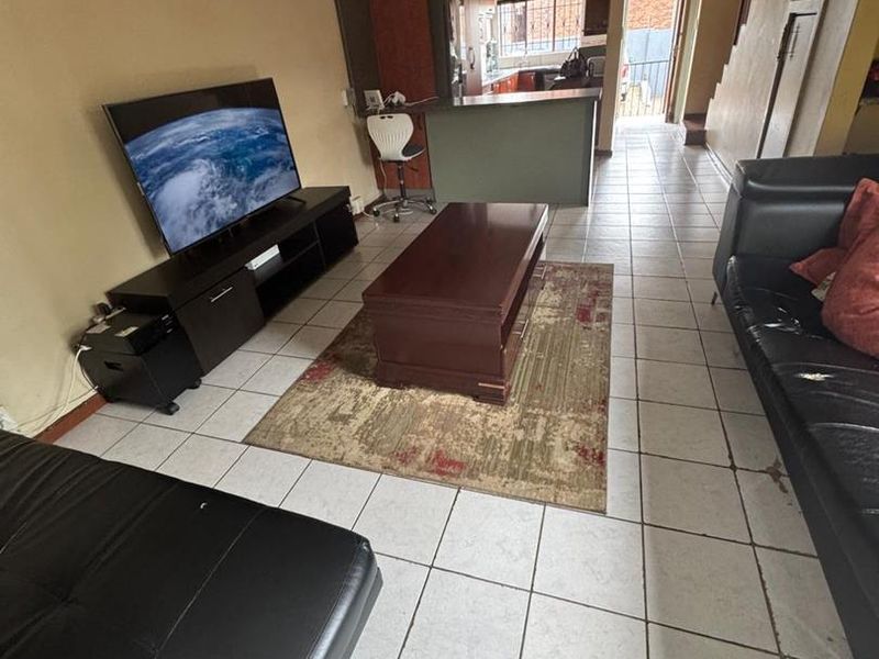 For Sale 2-Bedroom Duplex in Fontainebleau Randburg - Photo 9