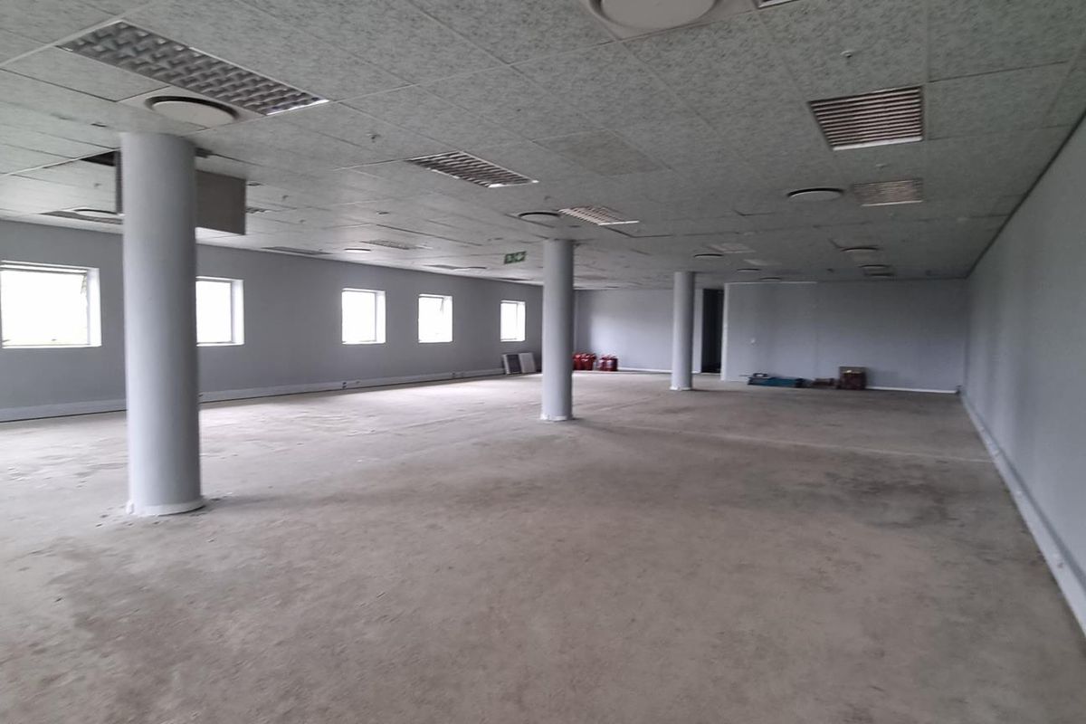 7 738m2 Midrand Warehouse To Let - Photo 5