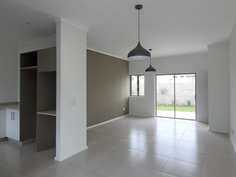 Mooikloof Country Estate 3 Bedroom House For Sale - Photo 4